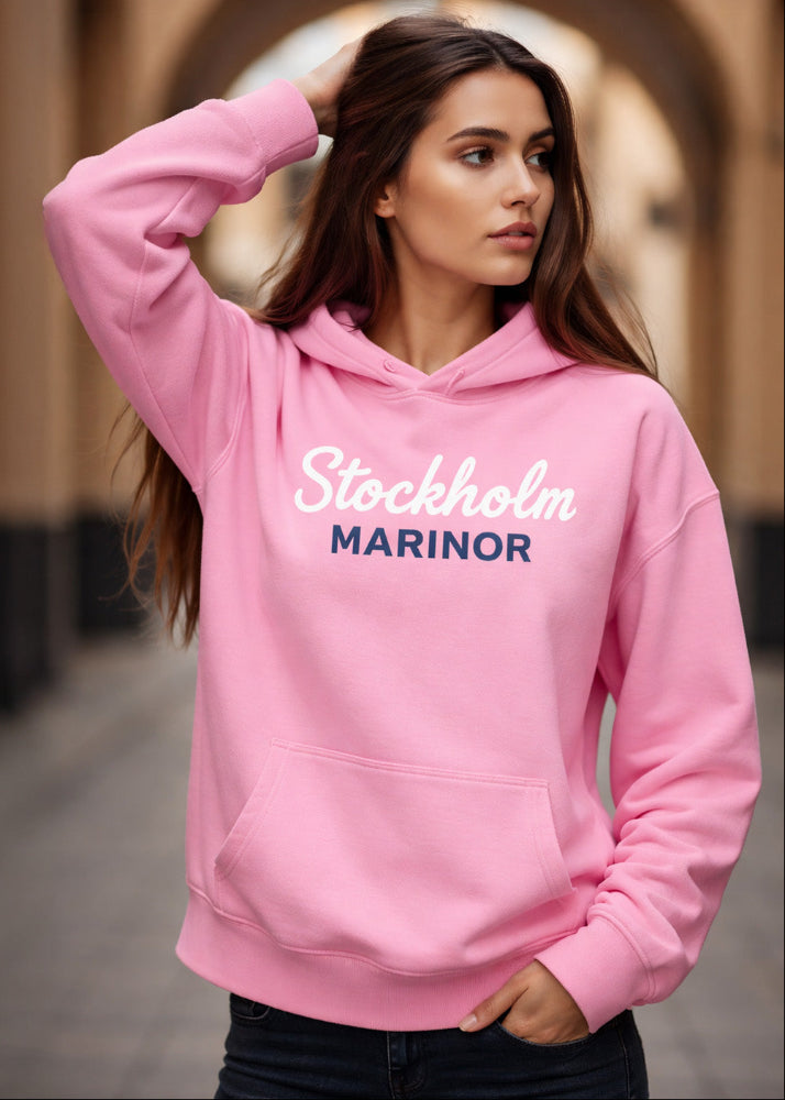Ekologisk rosa hoodie för dam med Stockholm Marinor-print från Anne Hill