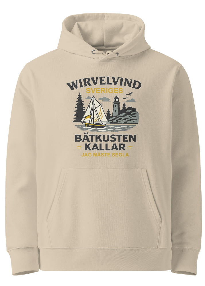 Beige ekologisk hoodie med Wirvelvind Båtkusten kallar-tryck, framifrån